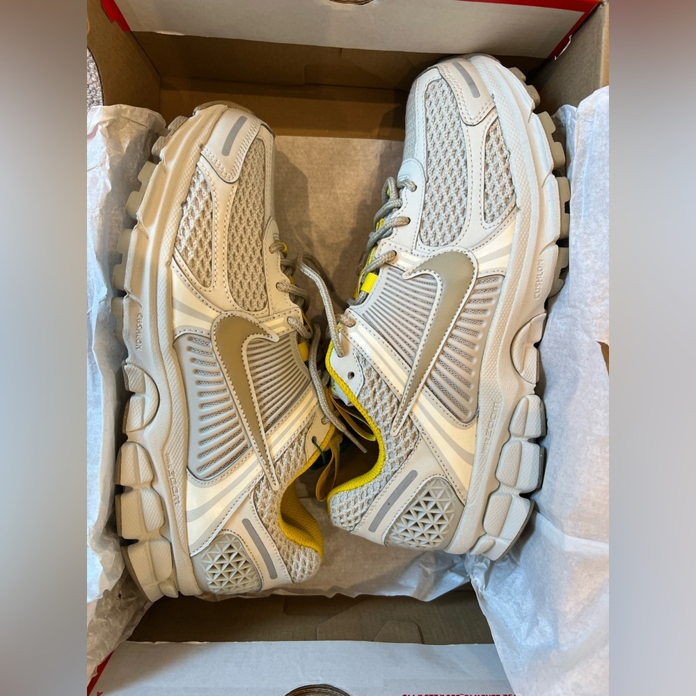 Nike Zoom Vomero 5 Brand New light bone/yellow